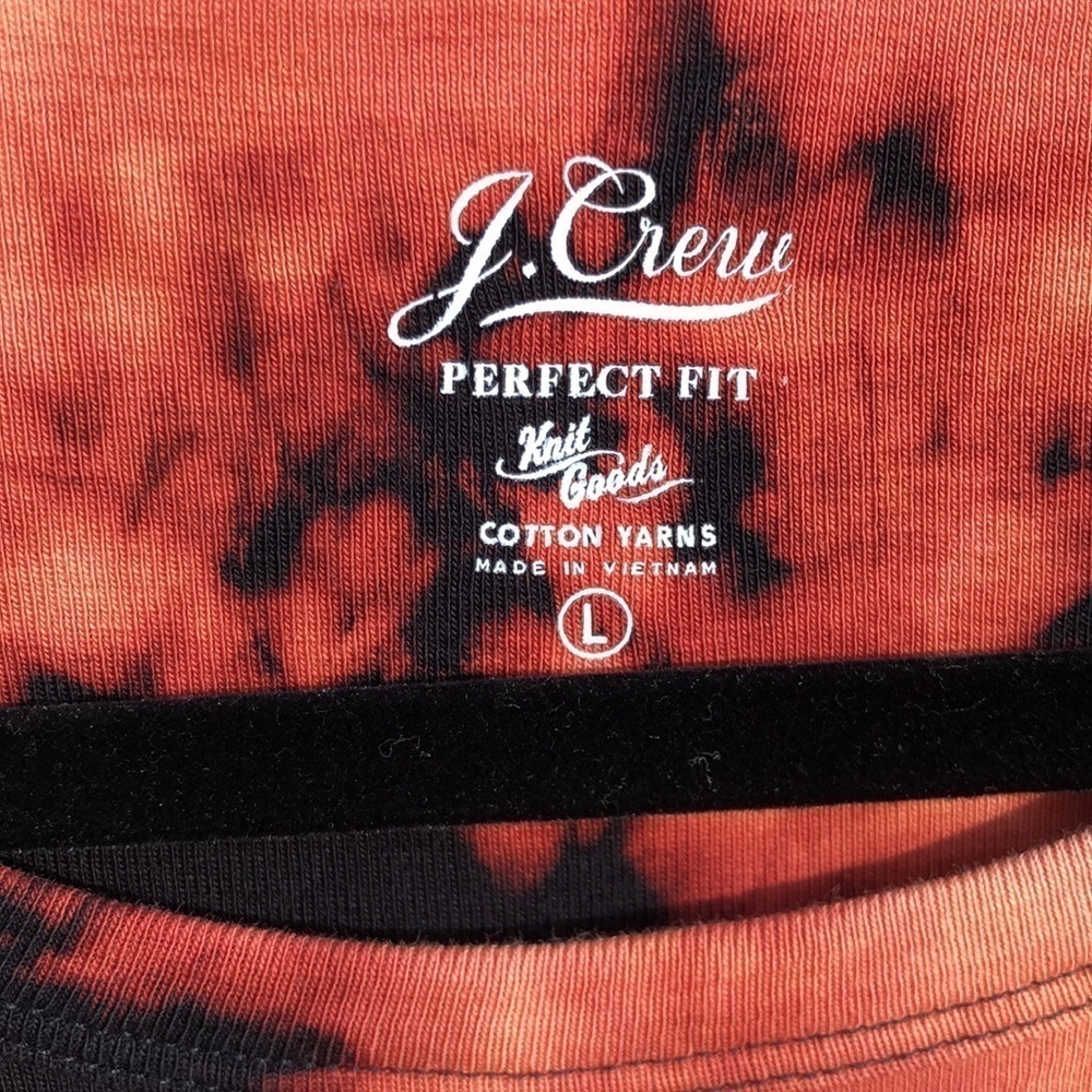 Jcrew L black and orangie tones.. ‘perfect fit’ tee. Worn 1x… thick material. - Picture 3 of 8
